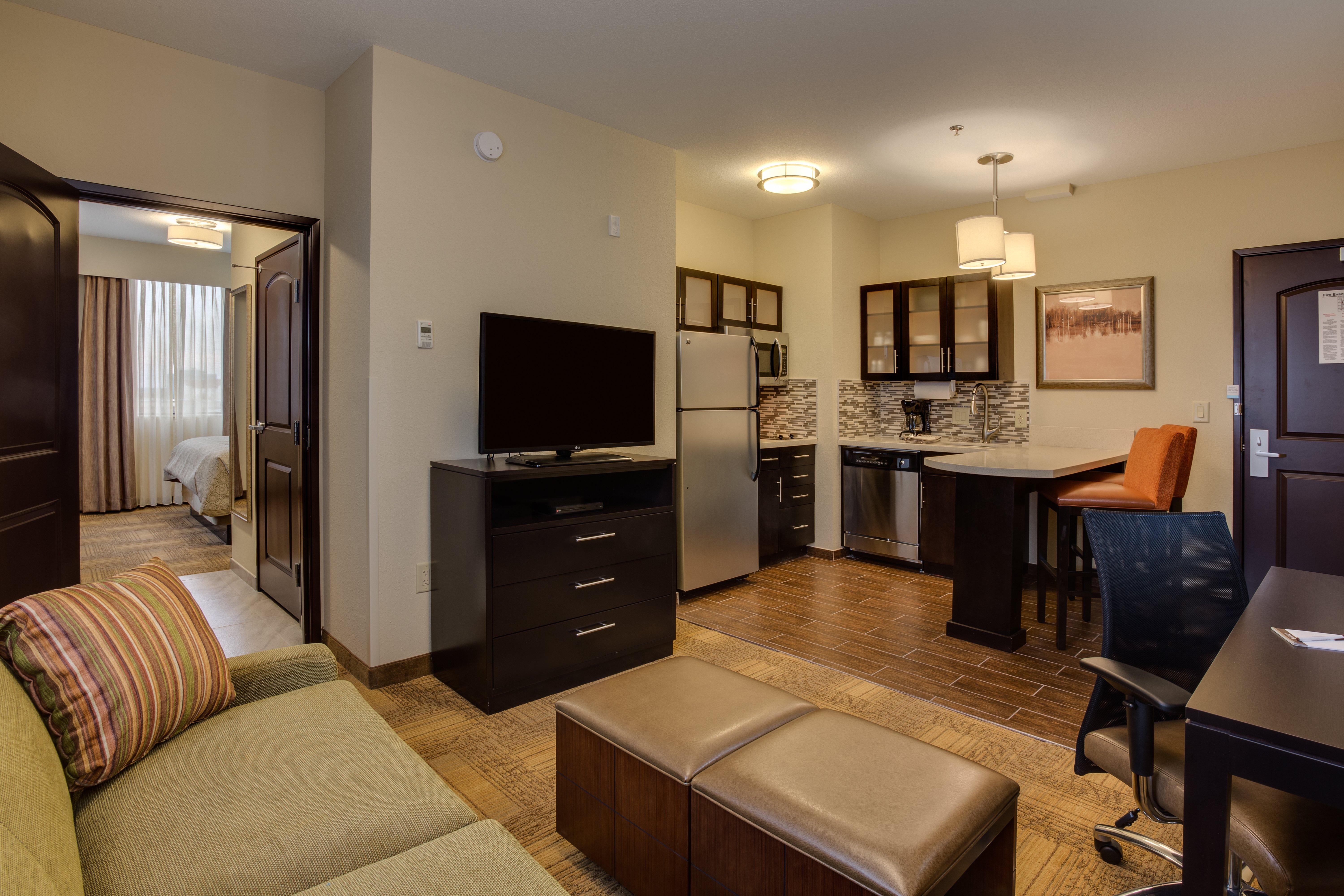 Staybridge Suites Atlanta Airport College Park Exterior photo
