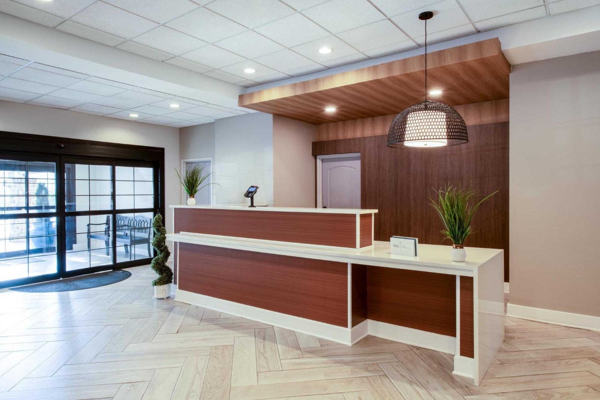 Staybridge Suites Atlanta Airport College Park Exterior photo