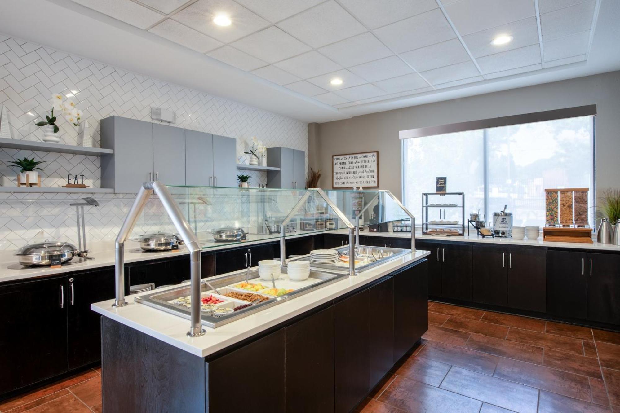 Staybridge Suites Atlanta Airport College Park Exterior photo