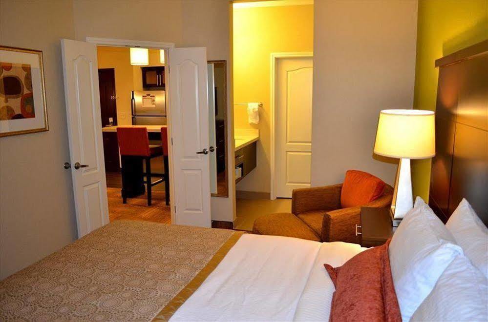 Staybridge Suites Atlanta Airport College Park Exterior photo